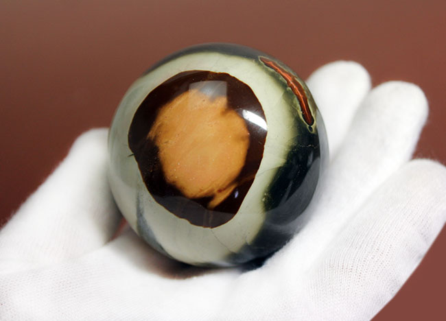 目玉の親父のような、ポリクロームジャスパー(Polychrome Jasper)。天然とは思えない多色彩と面白い模様が特徴。(その3)