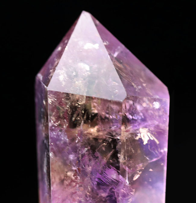 ボリビア産の天然鉱物、アメトリン（Ametrine）。シトリンとアメシストが半々含まれた珍しい標本（その4）