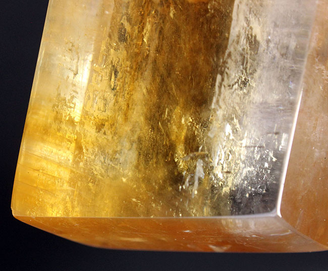 珍しい黄色の方解石の大型標本。通称、ハニーカルサイト(Calcite)(その8)