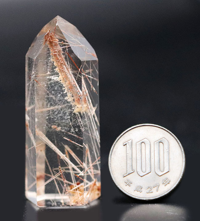 太い針（二酸化チタン）が多数含まれた立派なルチルクォーツ（Rutilated Quartz）（その9）