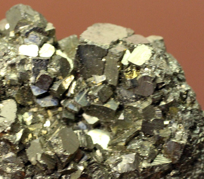 愚かの者の金(Fool's gold)、黄鉄鉱(pyrite)の結晶(その5)