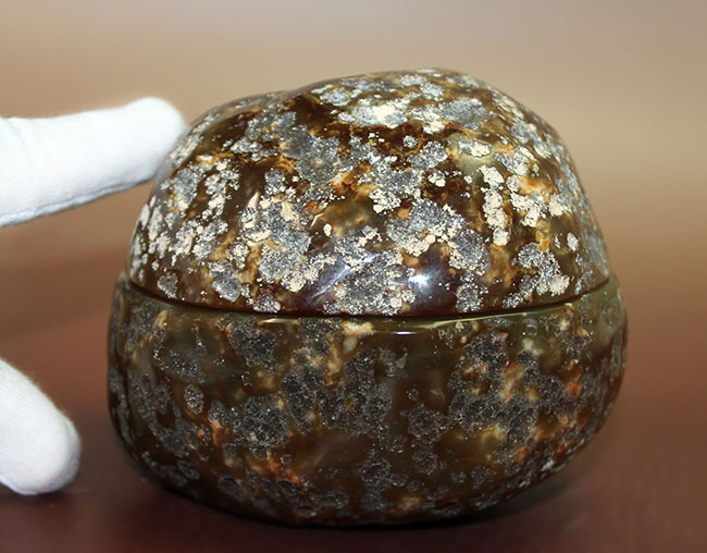 グレイッシュブルーが渋い、大きな岩石のボール。迫力のブラジル産メノウ（Agate）（その2）