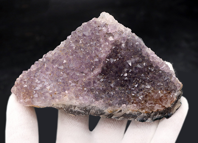 絨毯のごとき結晶成長!古来より王侯貴族に愛されてきたアメシスト(Amethyst)の原石(その4)
