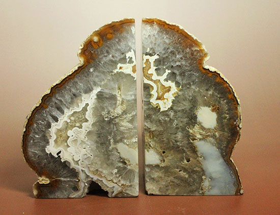 ダイナミックさ、美しさを2面で堪能できます。ゴージャスなインテリアに。メノウ標本(Agate)(その3)