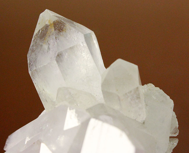 ナチュラル、鉱物コレクションの基本の「き」ともいうべき無色透明の石英結晶、水晶のクラスター標本。（その1）
