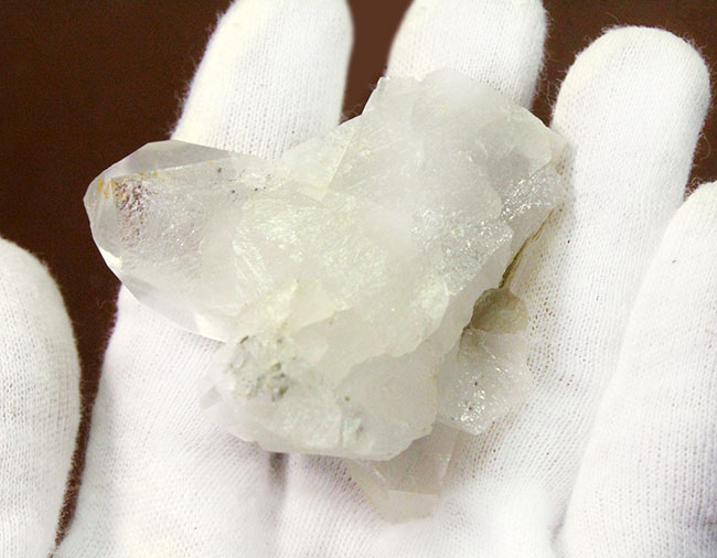 ナチュラル、鉱物コレクションの基本の「き」ともいうべき無色透明の石英結晶、水晶のクラスター標本。（その4）