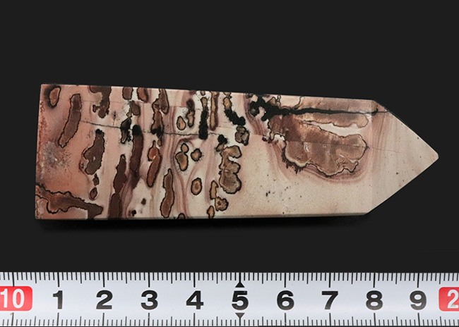 見るたびに想像力が膨らむ、山水画のような味わいを持つ、ピクチャージャスパー(Jasper)のオベリスク型標本(その10)