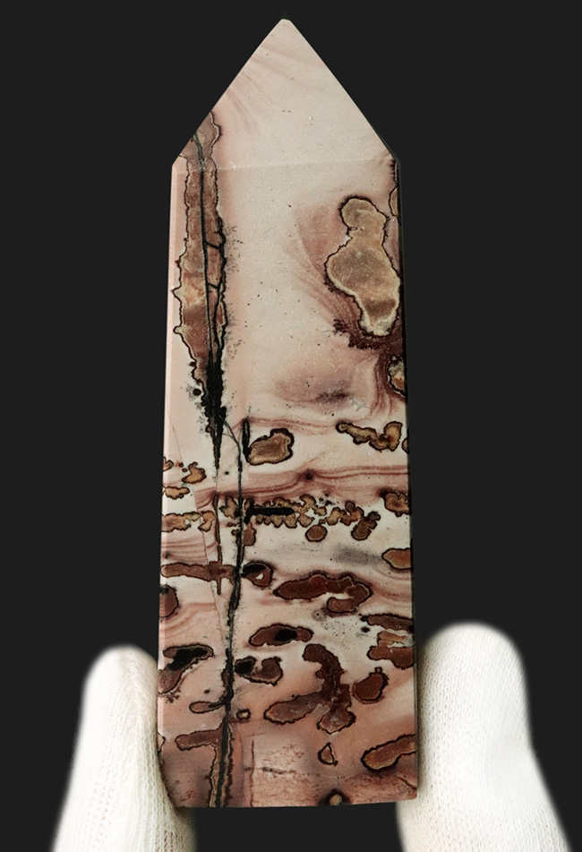 見るたびに想像力が膨らむ、山水画のような味わいを持つ、ピクチャージャスパー(Jasper)のオベリスク型標本(その2)