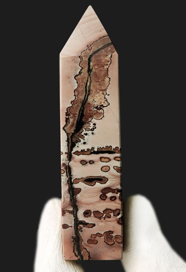 見るたびに想像力が膨らむ、山水画のような味わいを持つ、ピクチャージャスパー(Jasper)のオベリスク型標本(その6)