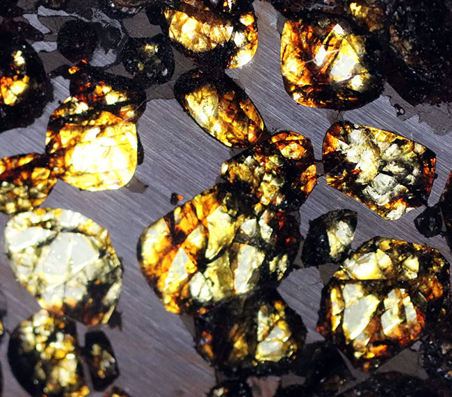 ラージサイズ、厳選品！２０１６年に発見された新しいパラサイト隕石、人気のケニヤンパラサイト隕石（本体防錆処理済み）（その2）