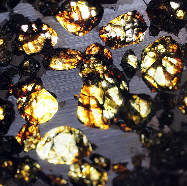 ラージサイズ、厳選品！２０１６年に発見された新しいパラサイト隕石、人気のケニヤンパラサイト隕石（本体防錆処理済み）（その7）