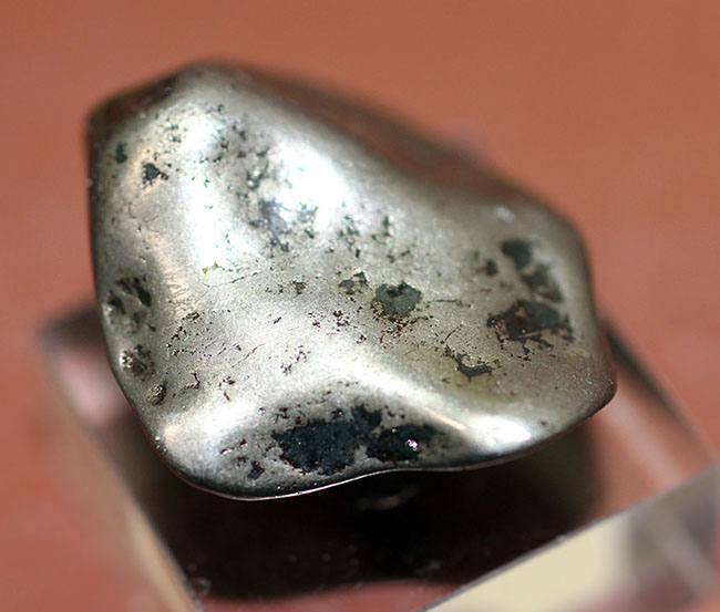 最も代表的な鉄隕石（隕鉄）の一つ、1922年に学会に記載されたオデッサ鉄隕石（その1）