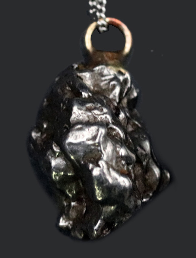 あなたの胸元に隕石を！カンポ・デル・シエロ（Campo del Cielo）鉄隕石のペンダントトップ（シルバーチェーン、高級ジュエリーケース付き）（その1）