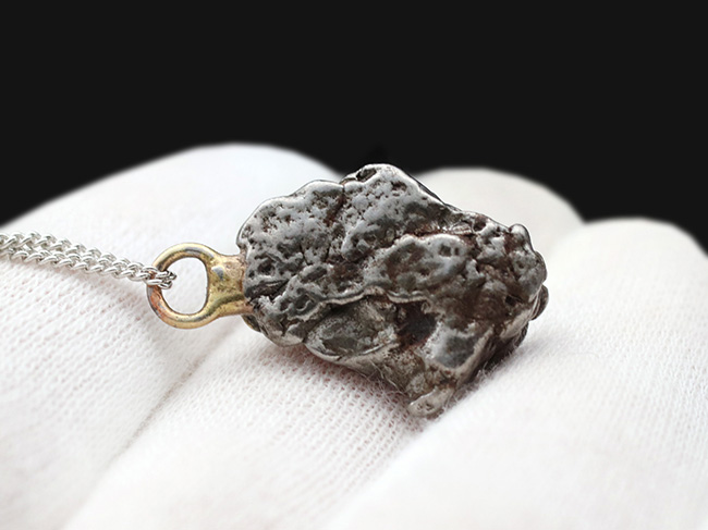 あなたの胸元に隕石を！カンポ・デル・シエロ（Campo del Cielo）鉄隕石のペンダントトップ（シルバーチェーン、高級ジュエリーケース付き）（その4）