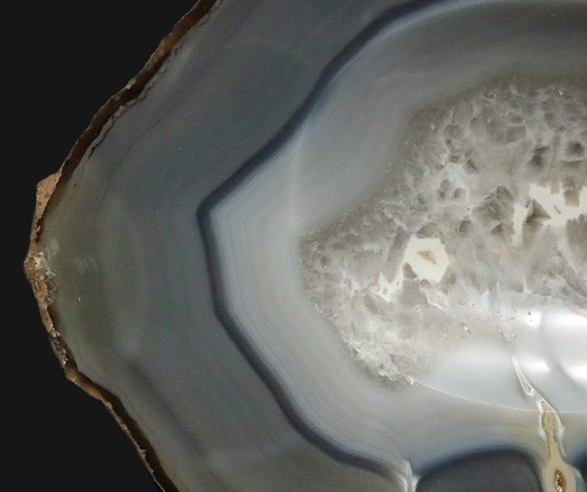 小物入れとしても、スタンドを用いて展示用としても!ブラジル産の縞瑪瑙(Agate)(その3)