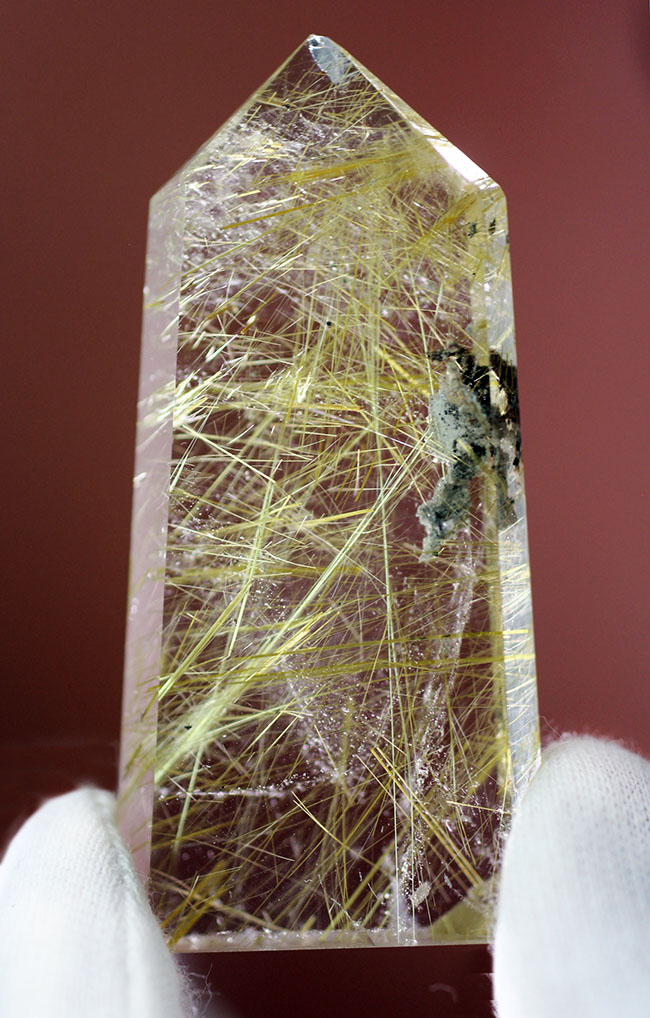 希少マダガスカル産ゴールデンルチルクオーツの天然結晶（その1）