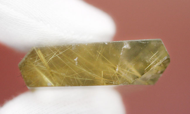 希少マダガスカル産ゴールデンルチルクオーツの天然結晶(その7)