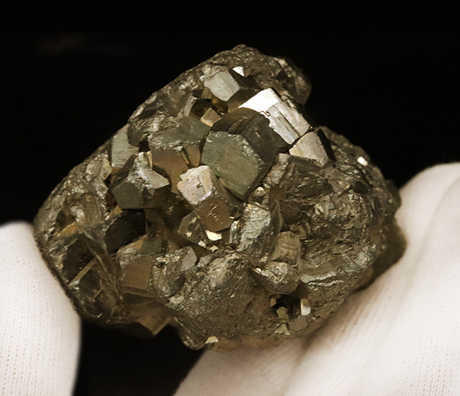 珍しい自然な産状を持つ個体！350gを超える立派な黄鉄鉱の自然結晶（その5）