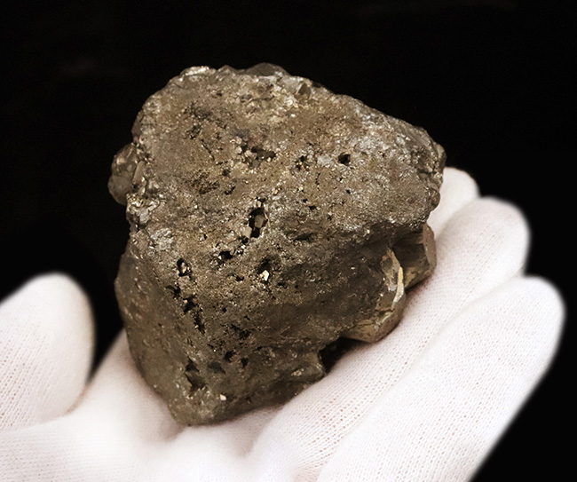 珍しい自然な産状を持つ個体！350gを超える立派な黄鉄鉱の自然結晶（その6）