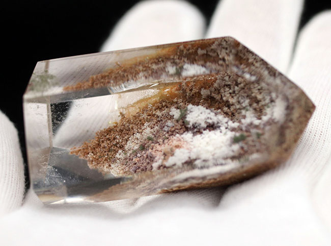 水晶の中に小さな庭がある！？不思議な水晶、ガーデンクォーツ（Garden