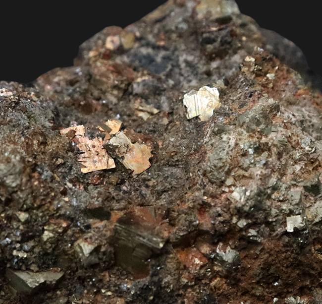 361グラム！岩手県仙人鉱山産の赤鉄鉱、ヘマタイト（Hematite）を含む鉱物標本（その2）