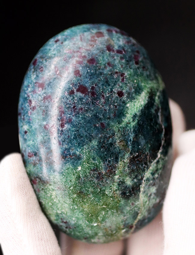 ベリーレア！天然ルビーが内包された青緑の藍晶石（らんしょうせき）、またの名をキャナイト（kyanite）（その2）
