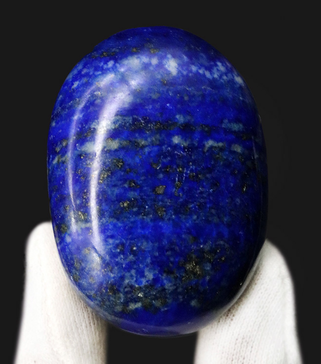 某アニメ作品の某石のモチーフになった!?深い藍色を示す、天然ラピスラズリ(Lapis lazuli)のポリッシュ標本(その1)