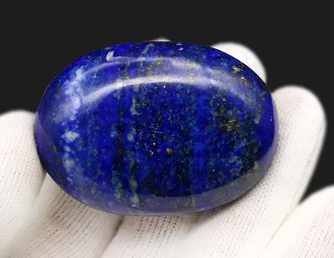 某アニメ作品の某石のモチーフになった!?深い藍色を示す、天然ラピスラズリ(Lapis lazuli)のポリッシュ標本(その4)