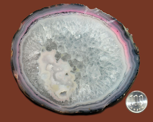 ピンクを呈する個性的なメノウ標本（Agate）（その7）