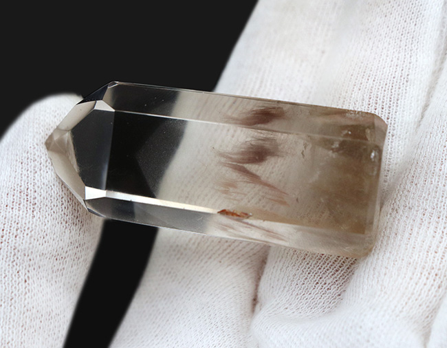「幻」の水晶!内部に別の結晶が存在する、不思議な味わいを持つファントムクォーツ(Phantom Quartz)(その1)