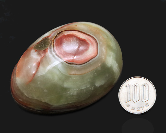 目の瑪瑙 / メノウ / agate メノウ（瑪瑙） (Agate) - Rock Identifier