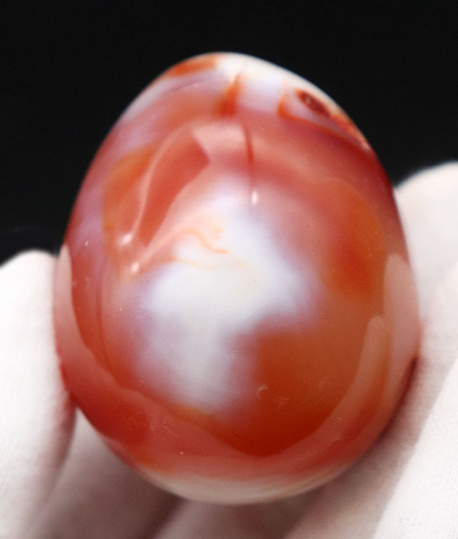 見ているだけで活力が湧いてきそうな濃い赤を呈するカーネリアン、紅玉髄（Carnelian）のカボション（その2）