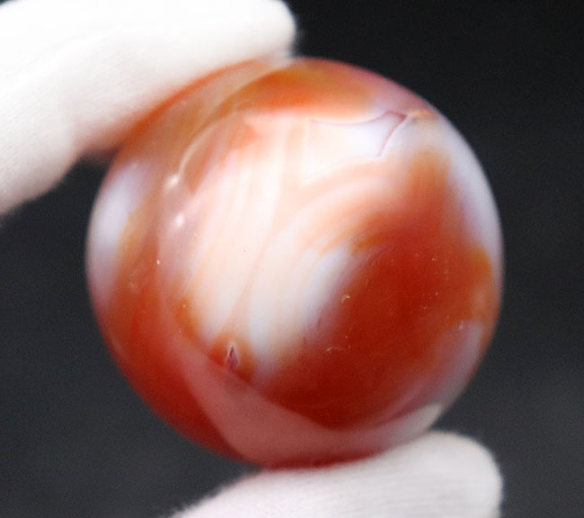 見ているだけで活力が湧いてきそうな濃い赤を呈するカーネリアン、紅玉髄（Carnelian）のカボション（その7）