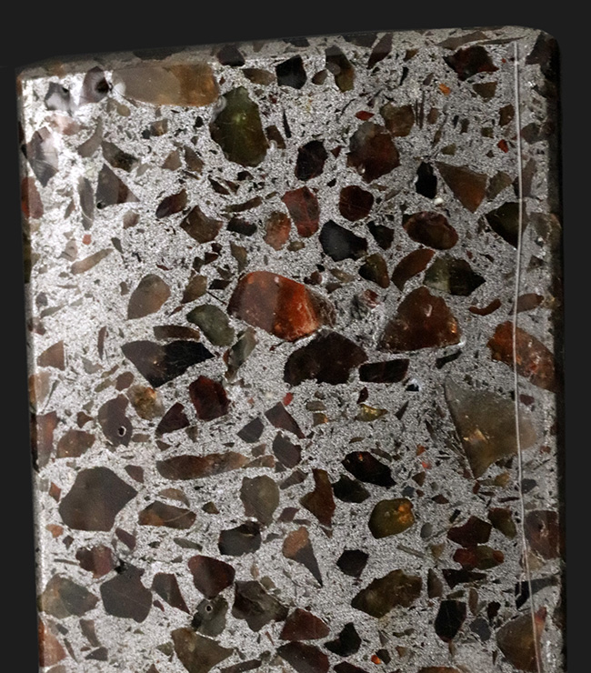 直方体型ならではの、重みを体感せよ！人気のケニア産の美しきパラサイト隕石（その4）
