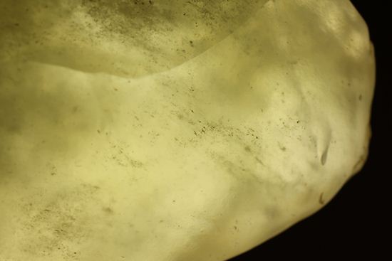 あのツタンカーメンの胸飾りに珍重した隕石！！リビア砂漠から発見されたインパクトグラス(Impact glass) LIBYAN DESERT GLASS（その1）