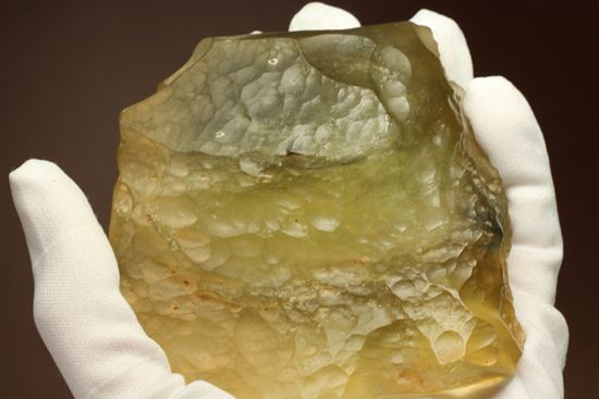 1932年に発見されたリビアの隕石　インパクトグラス(Impact glass) LIBYAN DESERT GLASS（その12）