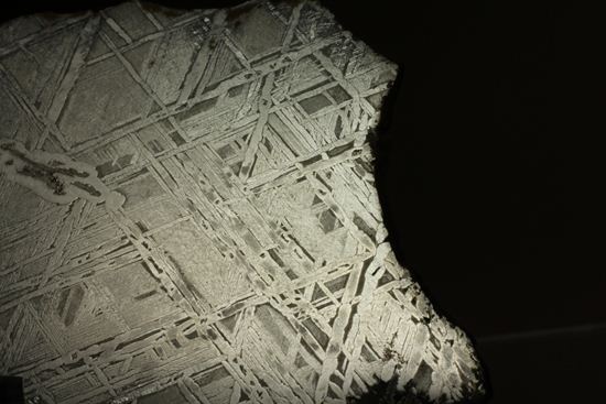 アメリカ合衆国、ニューメキシコサンタフェで見つかった幾何学模様隕石 GLORIETA MOUNTAIN(その2)