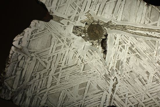 アメリカ合衆国、ニューメキシコサンタフェで見つかった幾何学模様隕石 GLORIETA MOUNTAIN(その5)
