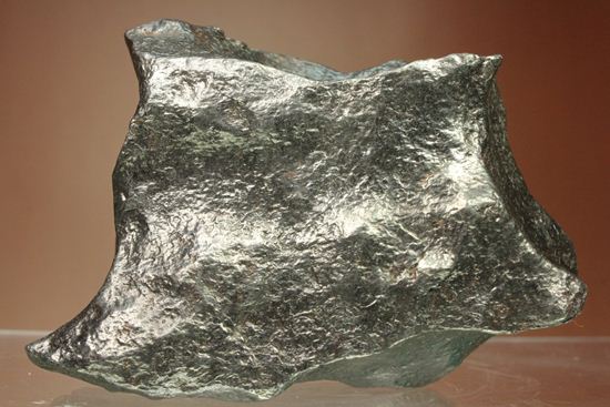 何と１３００グラムオーバー！重量感たっぷり！レグマグリップで削られた大型鉄隕石　ナミビア産（その1）