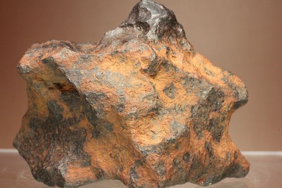 形状の美しさが際立つ、博物館級ヘンバリー鉄隕石(HENBURY)（その2）