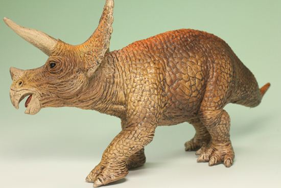 トリケラトプス恐竜フィギュア(本物化石1個付き)(その3)
