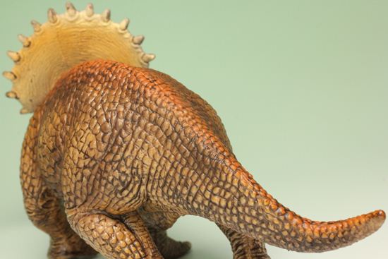 トリケラトプス恐竜フィギュア（本物化石1個付き）（その8）