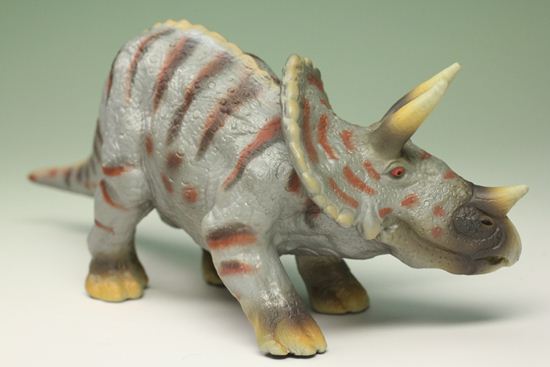ティラノサウルスとトリケラトプス恐竜ミニフィギュア2体セット(本物化石1個つき)(その15)