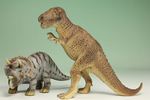 ティラノサウルスとトリケラトプス恐竜ミニフィギュア2体セット（本物化石1個つき）