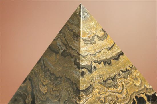 面白い形！ピラミッド型の地球に酸素を生み出したストロマトライト（ペルー産）（その4）