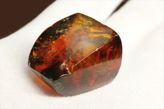 古代の空気が内包！大ぶりドミニカ産琥珀(Amber)（その2）