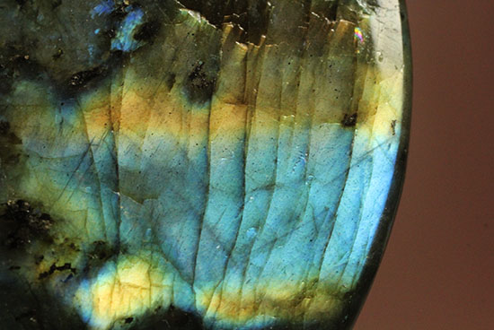 青×黄色の遊色現る！鉱物、ラブラドライト(Labradorite)（その16）