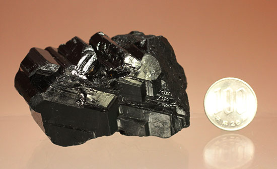 美しい柱状の結晶構造！ブラックトルマリン原石(Black Tourmalin)（その20）