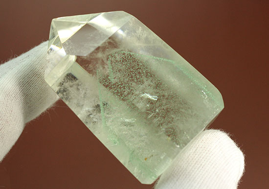 幽霊水晶こと、ファントムクオーツ。見えそうで見えない、何とも不思議