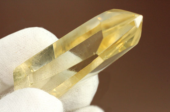 薄黄色の天然鉱物、その名はシトリン(citrine)（その10）